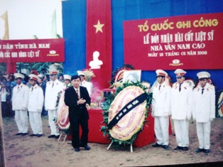 Một số hình ảnh về tìm mộ thất lạc.