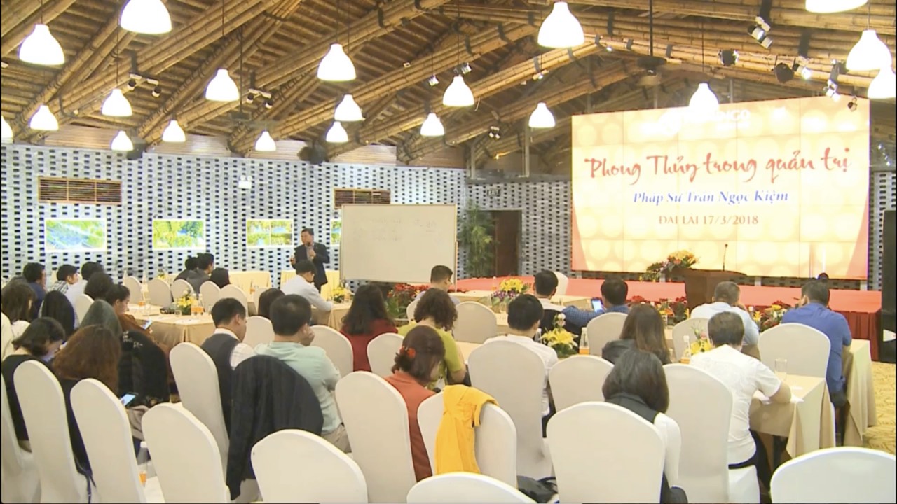 Phong thuỷ phòng khách Anh - Trung