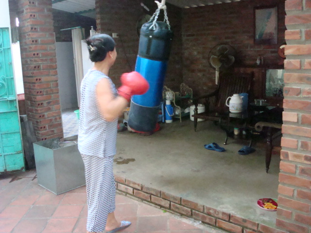Tướng đàn bà thế nào là oai nghiêm ?